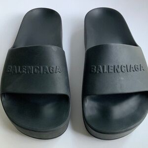 Balenciaga Mono logo-embossed rubber platform slides - Size 7.5